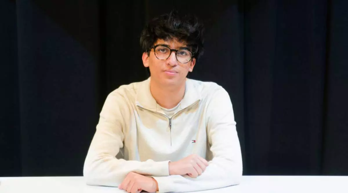 Rudrojas Kunvar, un adolescent, fondatorul Evion, un instrument bazat pe inteligență artificială care analizează sănătatea culturilor agricole