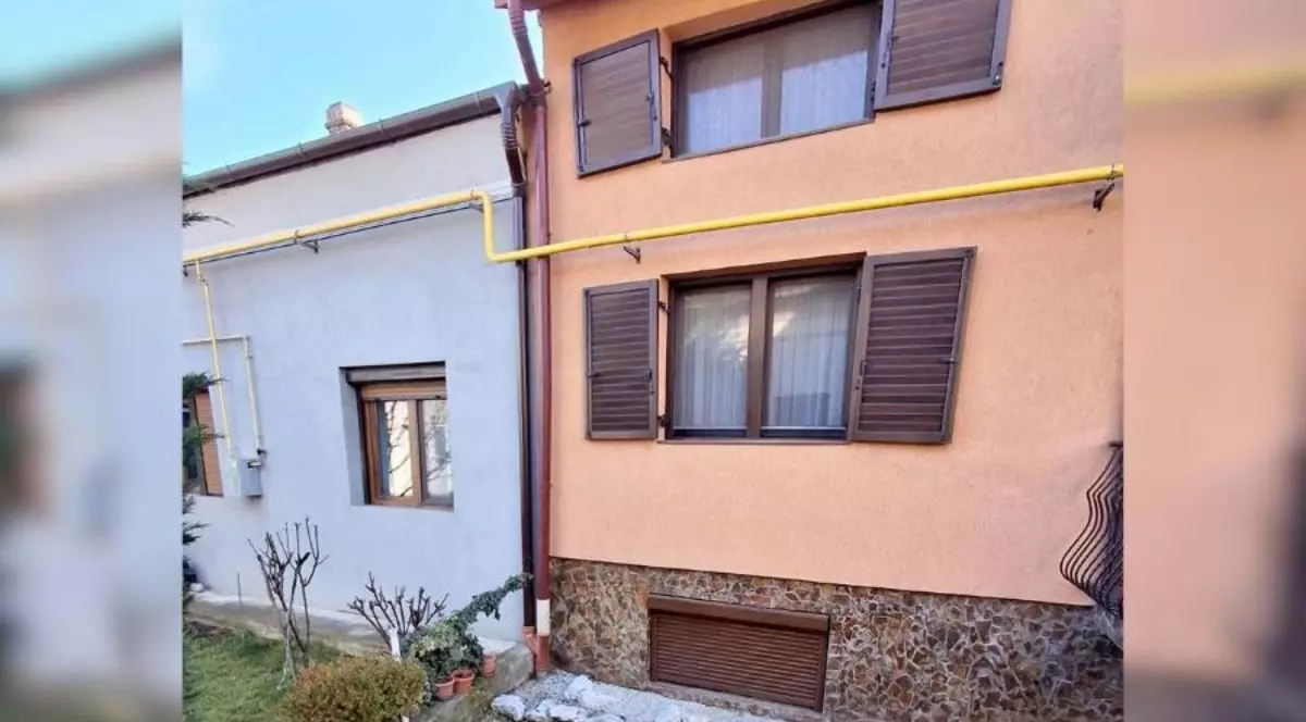 Supraimpozitarea cu 500% a fațadelor neîngrijite din Oradea provoacă nemulțumiri.