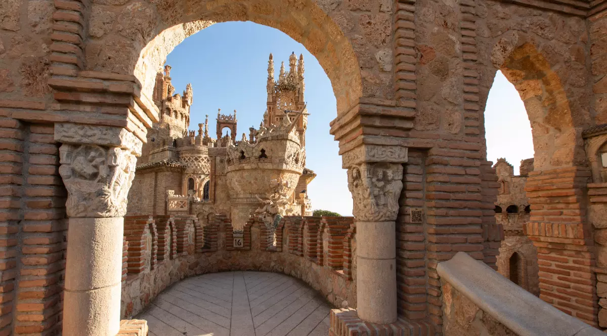 Monumentul Castillo de Colomares din Spania