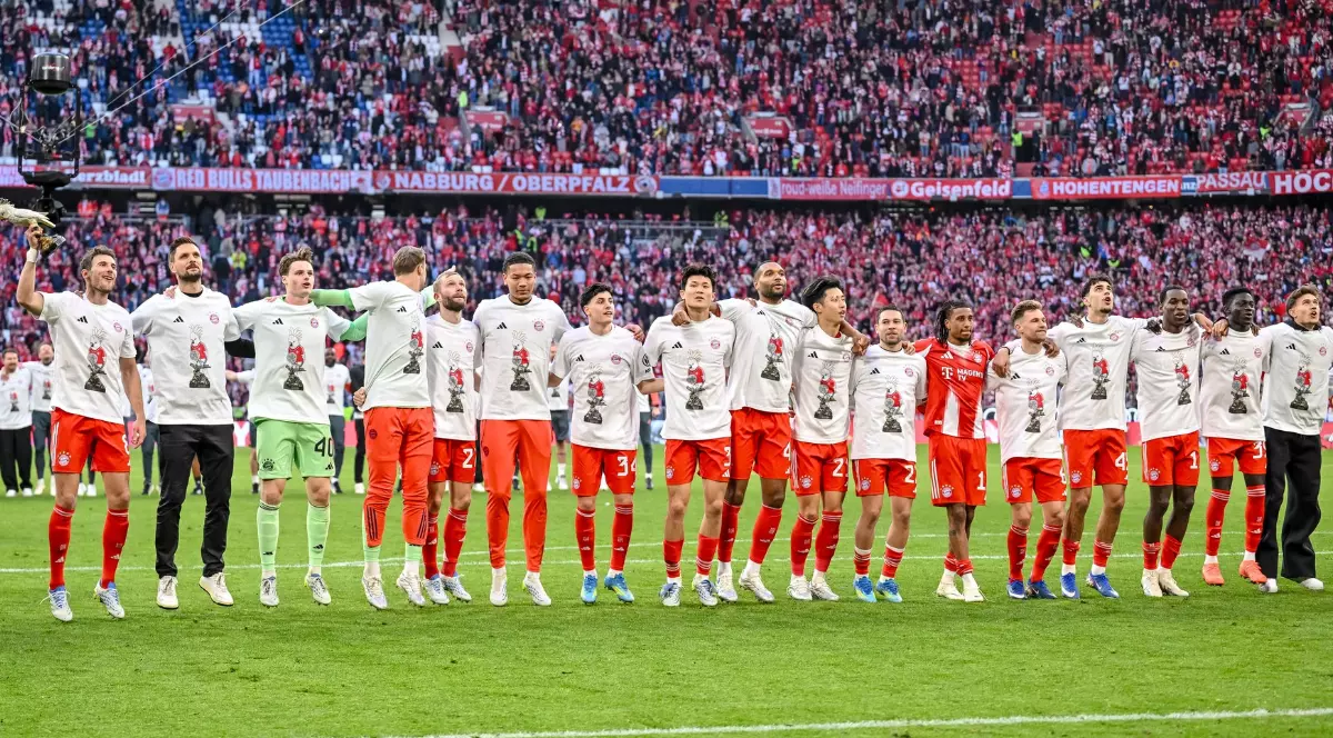 Jucătorii de la Bayern Munchen pe teren, în timpul meciului