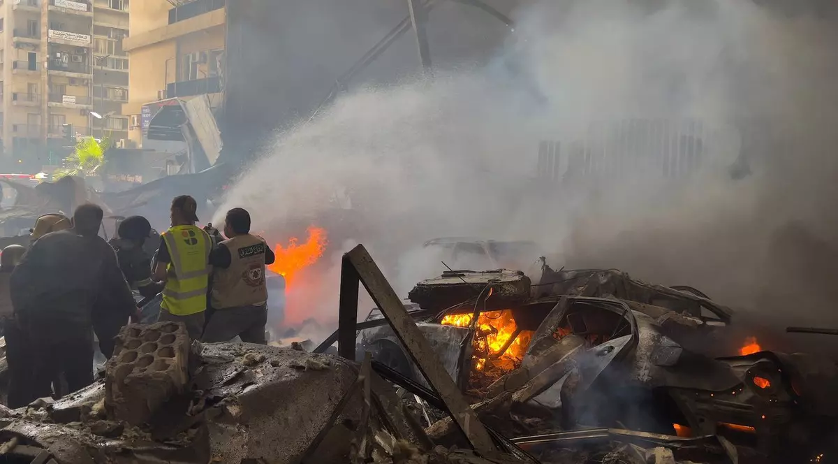 Clădiri din Beirut distruse în urma unor bombardamente violente efectuate de armata israeliană Foto: Profimedia