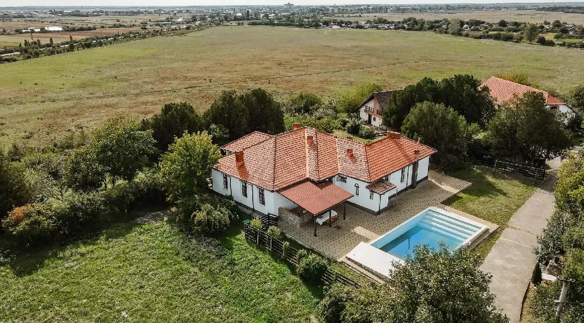 conacul Kosca, Dragodana, Dambovita, cu piscină și un teren întins, exterior