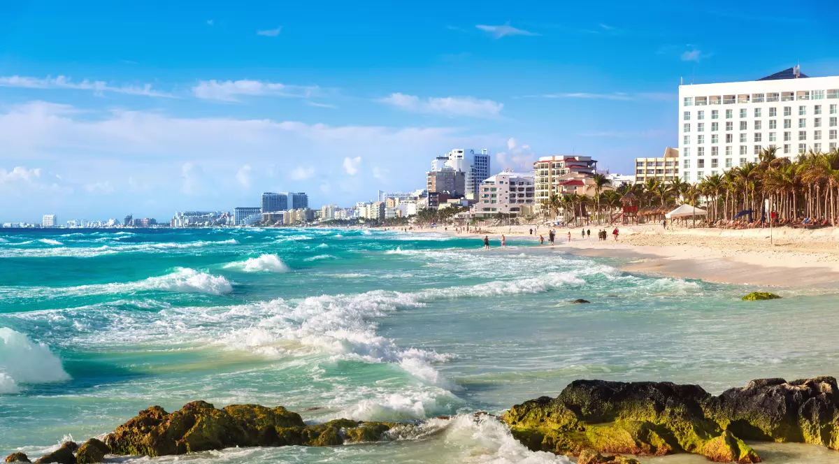 Hoteluri aflate pe faleză în Cancun, Mexic