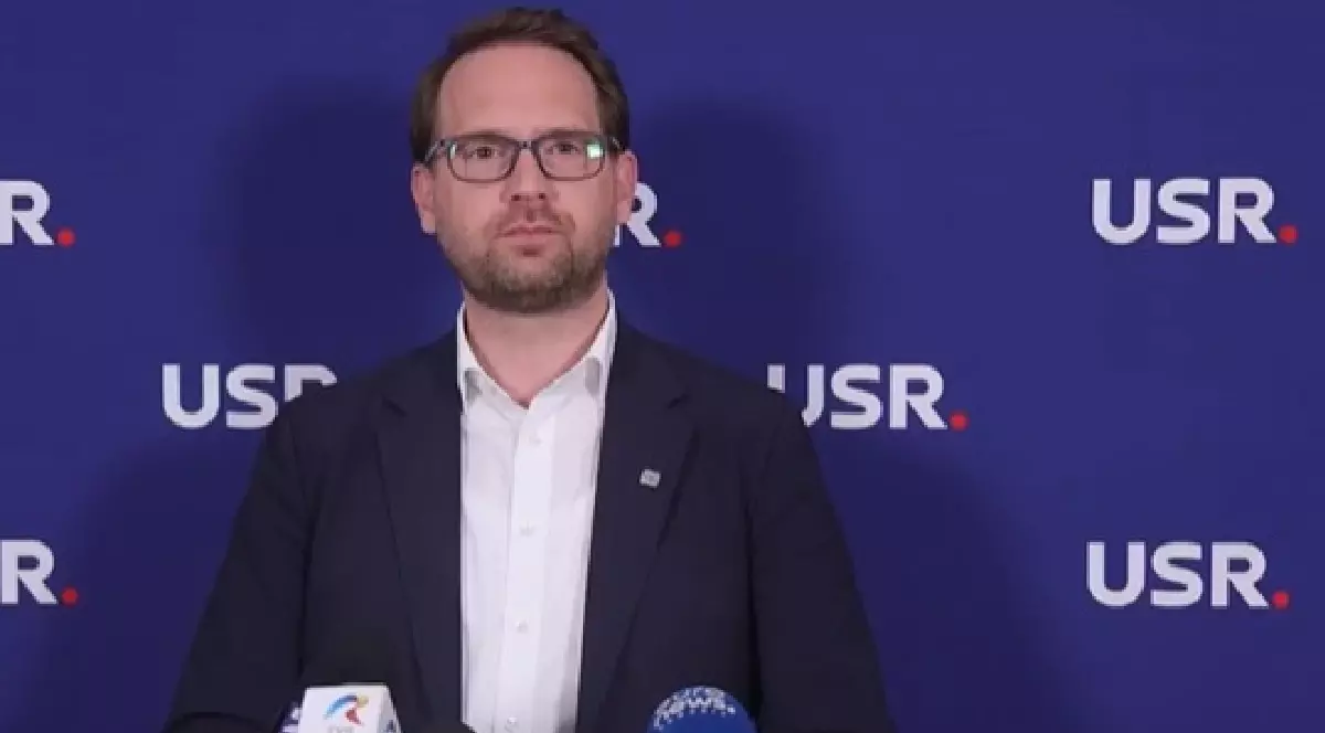 Dominic Fritz, președintele USR, într-o conferință de presă la sediul partidului