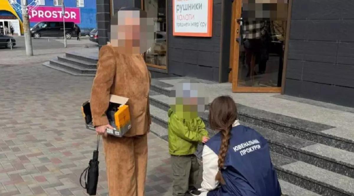 O mamă și-a vândut fiul de 6 ani și a fost prinsă în flagrant delict. Câți bani încasase femeia ucraineancă