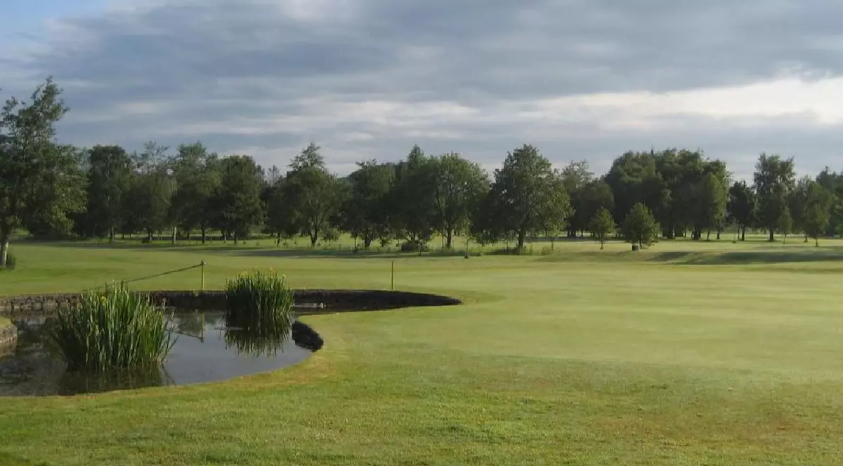 Un oligarh rus a vrut să cumpere un teren de golf lângă calea ferată ce duce la o instalație nucleară britanică: „Acolo facem submarine de atac”