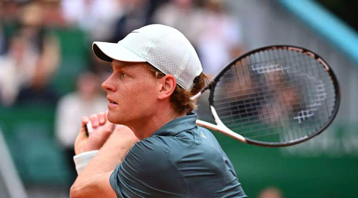 Jannik Sinner în timpul meciului din semifinale de la Rolex Monte-Carlo Masters 2026, Monaco, pe 11 aprilie 2026