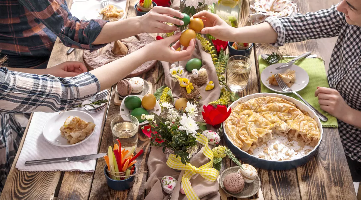 Comenzile plasate prin platformele de livrare reflectă fidel meniul clasic de Paște. Foto: freepick.com