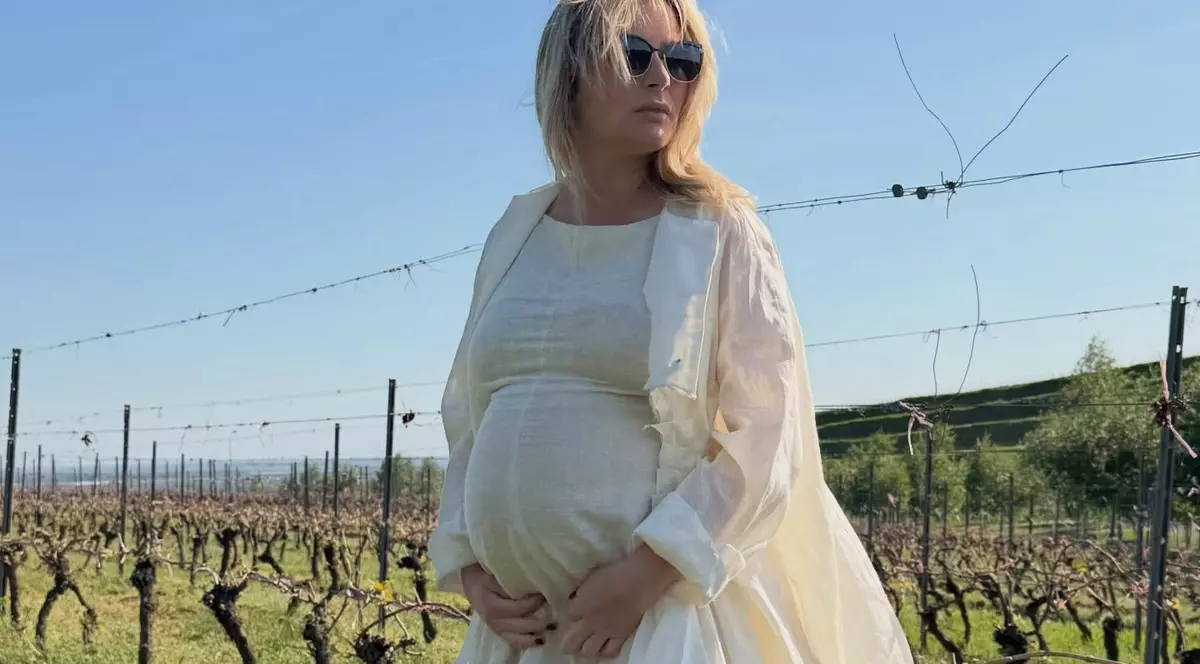 Laura Cosoi și-a aniversat soacra. Imagini emoționante cu părinții soțului ei. „Cei mai bogați bunici din Univers”