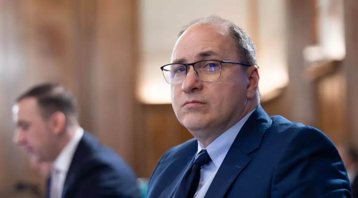 Mihai Dimian, ministrul educatiei, portret