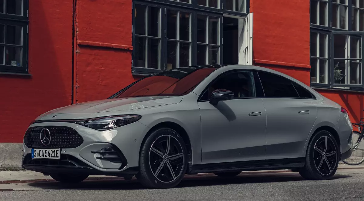 Mercedes-Benz CLA 350 EQ redefinește standardele vehiculelor electrice. Acest model impresionează prin designul rafinat, performanța excelentă și consumul redus de energie.