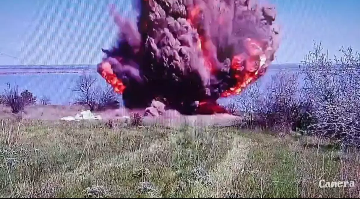 Momentul în care drona rusească Geran-2 căzută în Galați este detonată. A fost emis și Ro-Alert