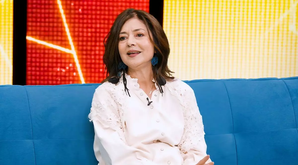 Oana Sîrbu la „Întrebarea Mesei Rotunde”, emisiune difuzată pe Acasă TV