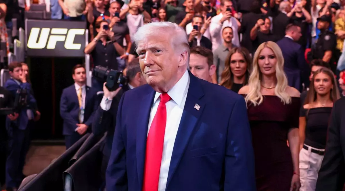Donald Trump participă la UFC 327 la Kaseya Center, sâmbătă, 11 aprilie 2026, în Miami, SUA