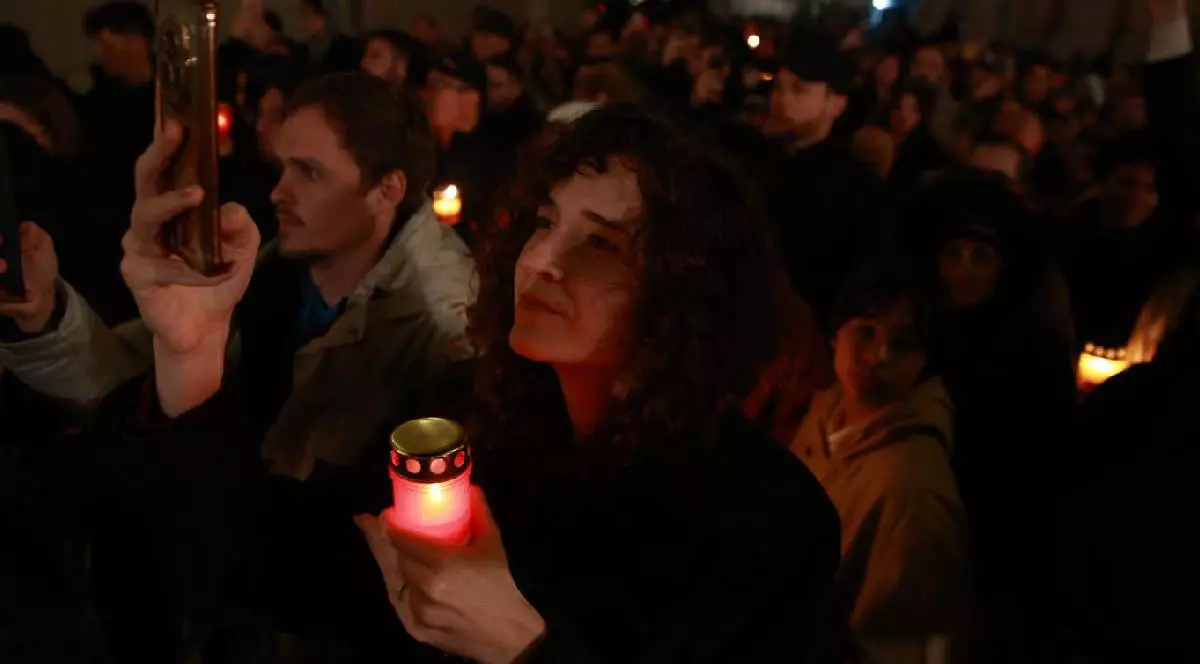 Preafericitul Părinte Patriarh Daniel a oficiat, în noaptea de sâmbătă spre duminică, slujba Învierii la Catedrala Patriarhală din București