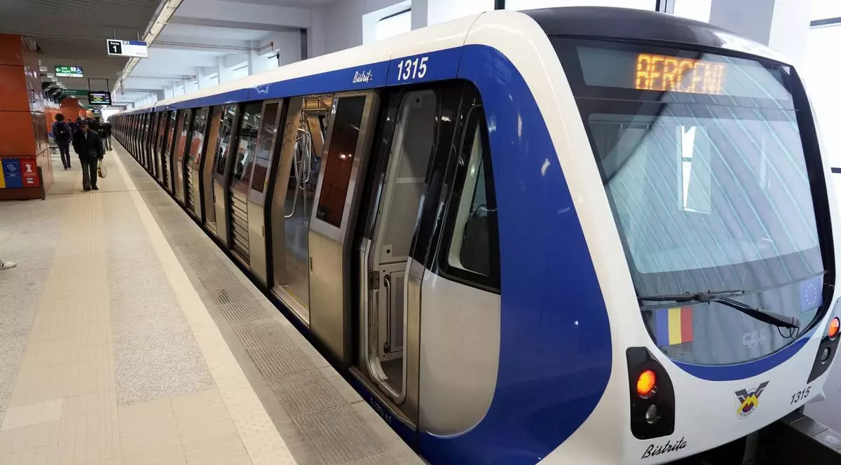 O călătorie cu metroul 7 lei, un abonament lunar 140 de lei, iar abonamentul STB+metrou anual 1.770 de lei