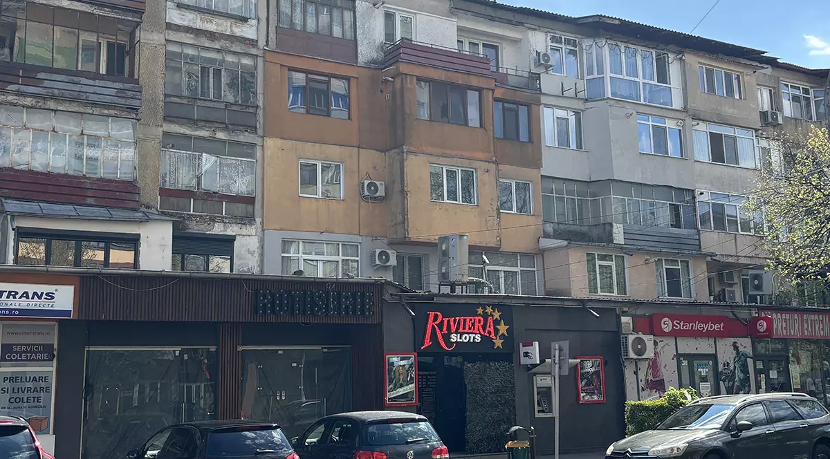 O imagine din orasul Tecuci, blocuri ponosite