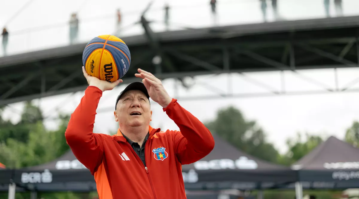 Slam-dunk acrobatic peste o mașină la BCR Sport Arena Streetball. Festivalul de sport urban i-a adus pe eroii de la Sevilla pe terenul de baschet