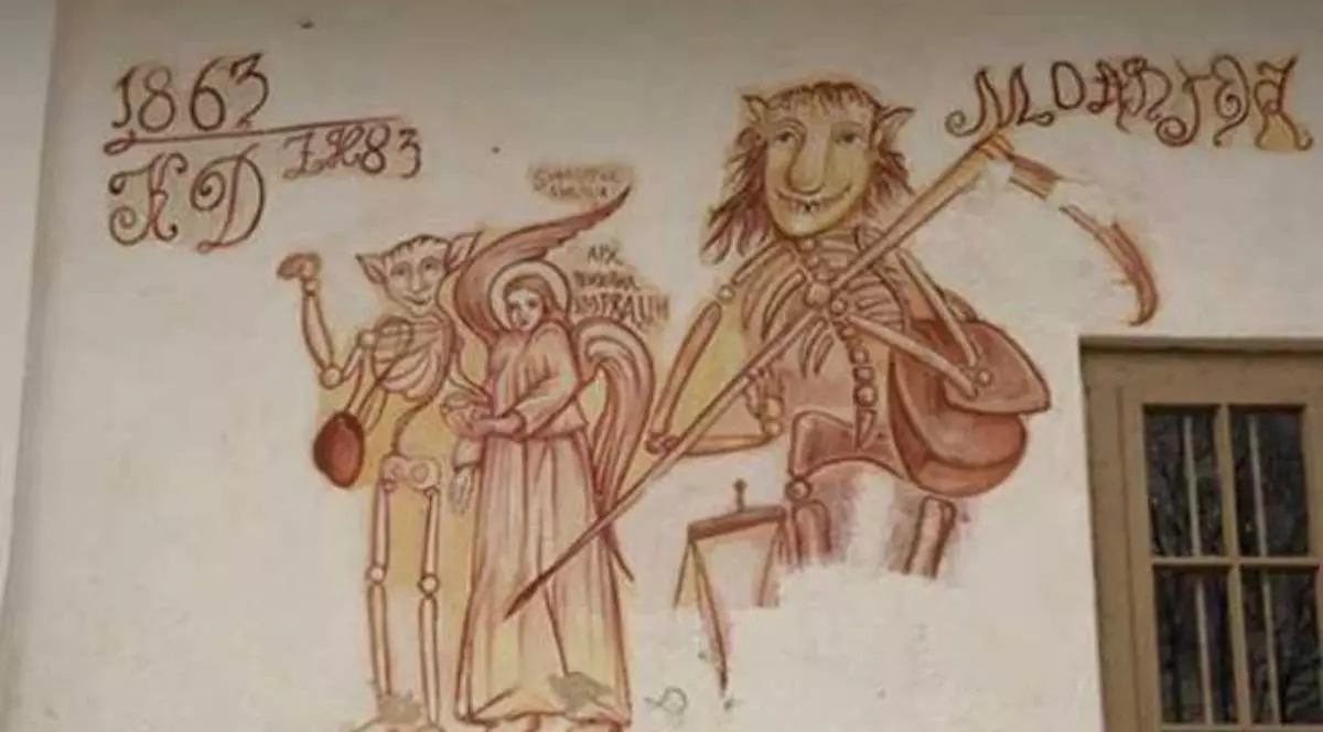 „Moartea râzând”, o pictură murală realizată în 1863, care a făcut cunoscută biserica „Sfântul Nicolae” din Ciocănăi ca „Biserica cu Moartea”. Imaginea o înfățișează pe Moarte într-o formă antropomorfă, cu un rânjet puternic, ținând în mâini o coasă și o tolbă. În compoziție mai apar și un arhanghel, alături un demon, într-o scenă care sugerează lupta pentru sufletul omului.