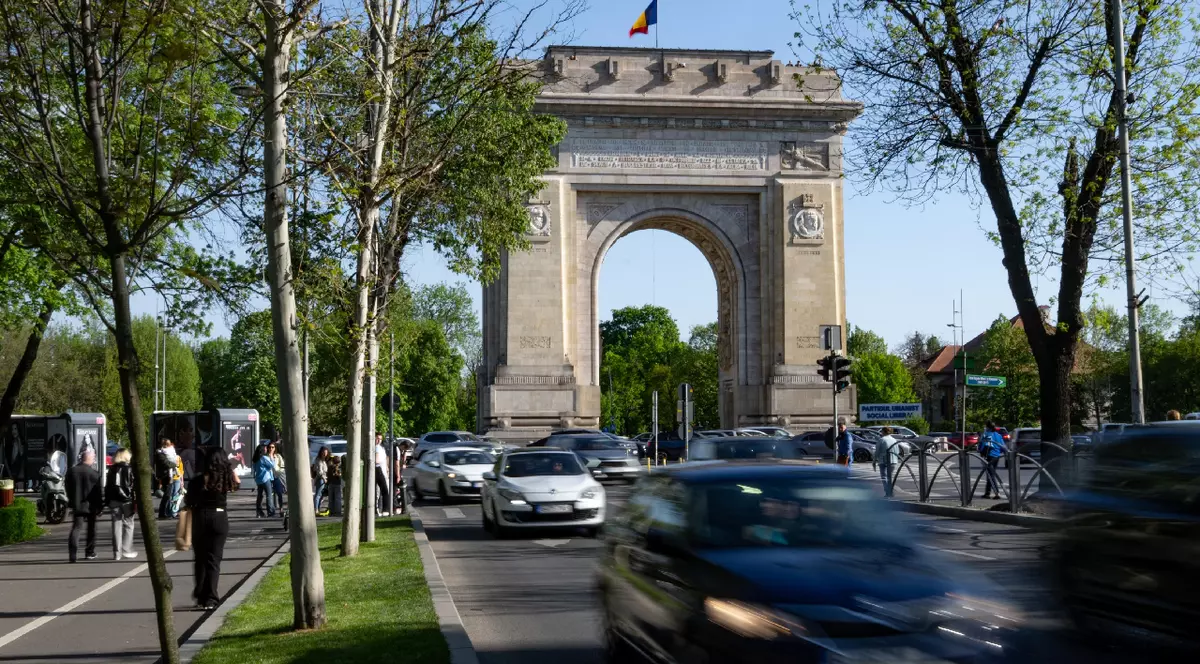 O imagine a Arcului de Triumf (Arcul de Triumf) situat pe bulevardul Kiseleff din nordul Bucureștiului, România, pe 24 aprilie 2026.