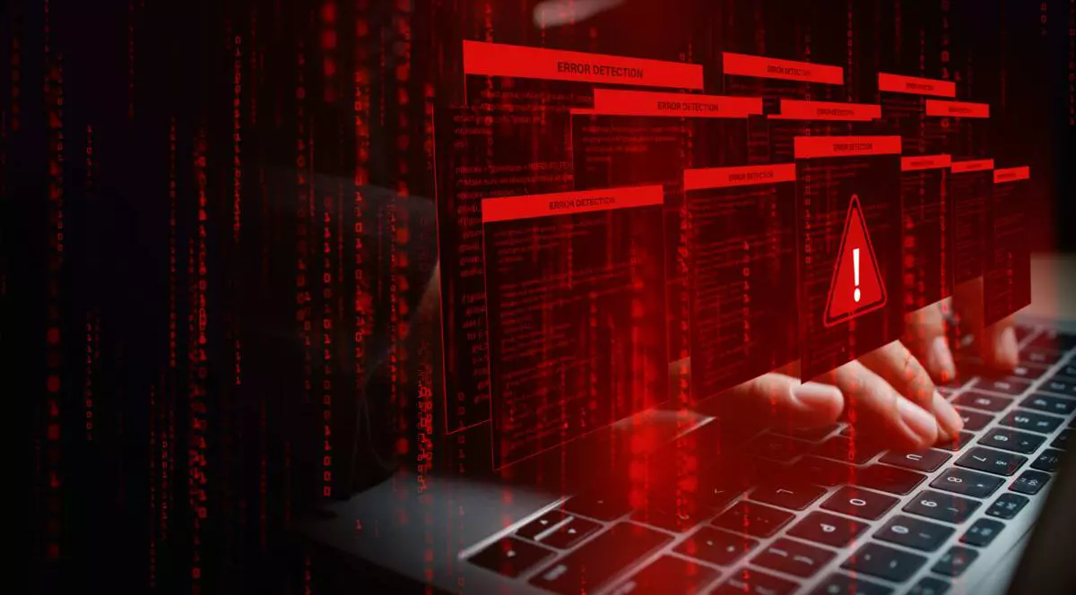 Laptop cu pop-up-uri și cod binar pentru detectarea erorilor roșii, simbolizând defecțiuni de software, erori de sistem, malware sau alerte de avertizare privind amenințările cibernetice,