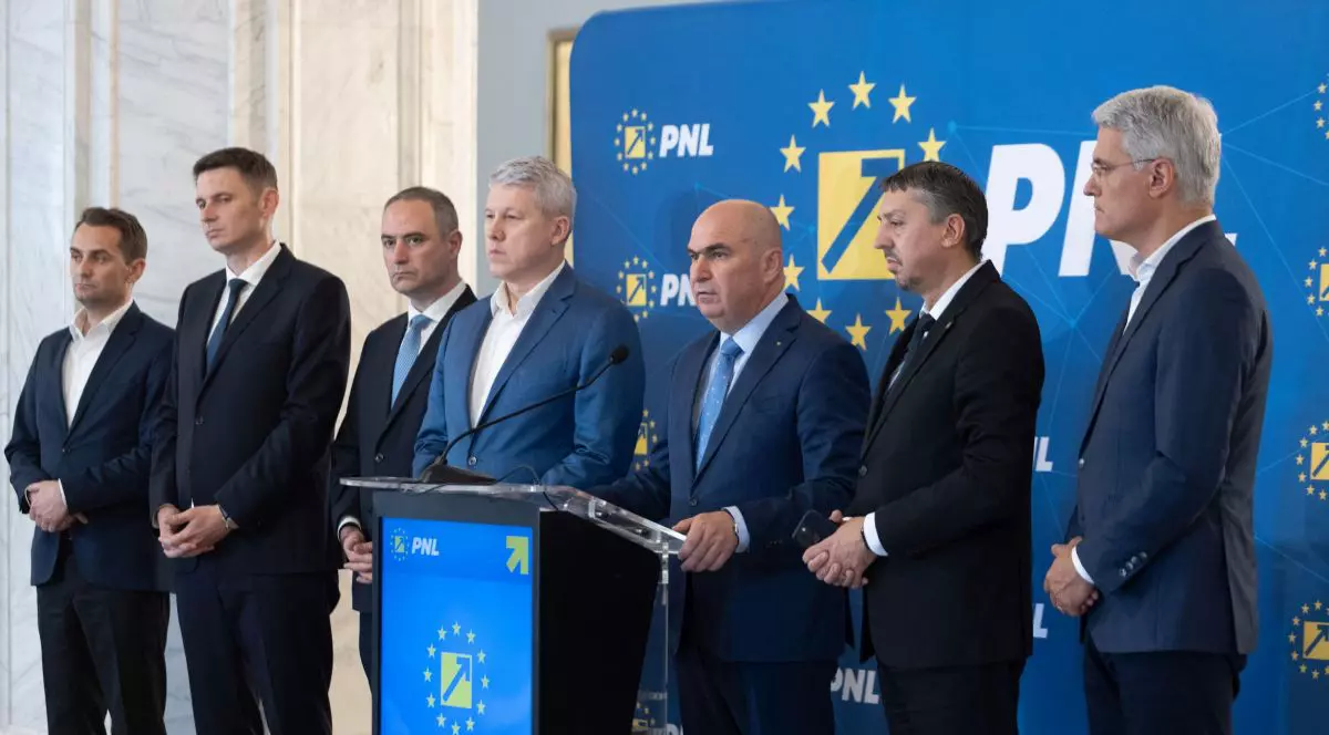 Ilie Bolojan, presedintele PNL, sustine o declaratie de presa dupa ce a participat la sedinta Biroului Politic National al Partidului National Liberal (PNL) desfasurata la Palatul Parlamentului, duminica, 22 iunie 2025.