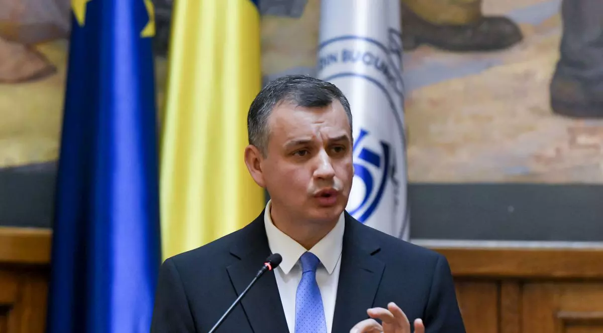 Eugen Tomac, consilier onorific pentru relatia cu romanii de pretutindeni, participa la ceremonia solemna de depunere a juramantului de cetatenie romana, organizata de Autoritatea Nationala pentru Cetatenie, cu prilejul Zilei Europei, in Aula Magna a Academiei de Studii Economice (ASE), in Bucuresti, miercuri, 6 mai 2026.