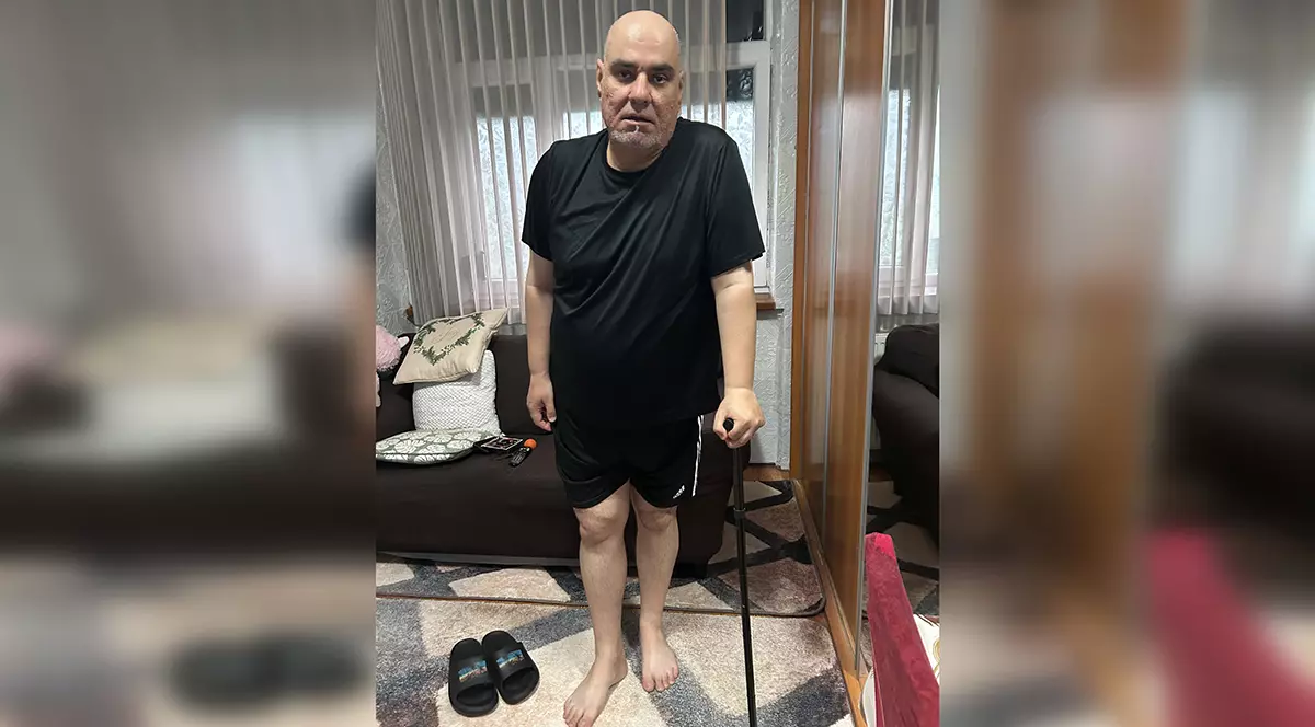 Pentru a nu ajunge în scaunul cu rotile, Petre are nevoie de 10.000 de euro. Bărbatul suferă de coxartroză și ar trebui să fie operat cât mai curând pentru a i se implanta proteze la șold