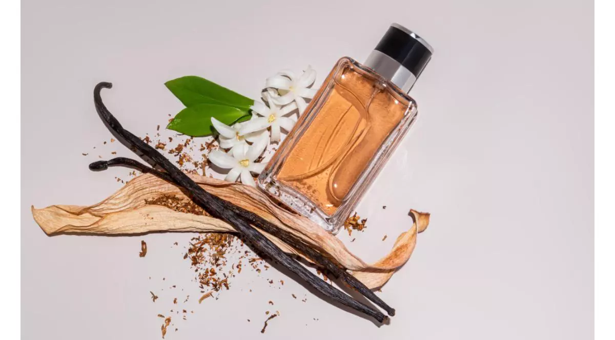 Arome de oud, vanilie și mosc – secretele parfumurilor arăbești premium