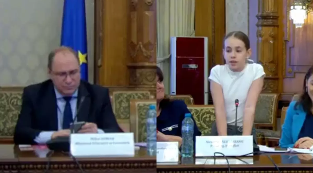 Un colaj format din două fotografii. În imaginea din stânga apare ministrul Educației în timp ce se uită în ecranul telefonului, iar în imaginea din dreapta este o fetiță care poartă un tricu alb și vorbeșete la microfon