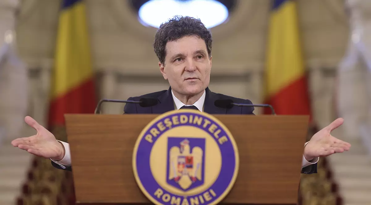 Nicusor Dan vorbeste de la pupitrul presedintelui Romaniei