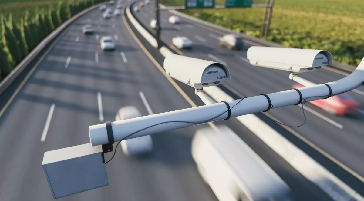 Cameră radar de control al vitezei pe autostradă