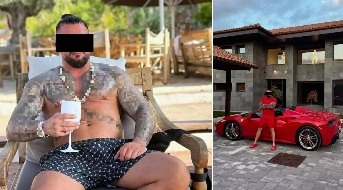 colaj foto format din 2 fotografii cu un cunoscut interlop din Bosnia, afișat în ipostaze luxoase: fotografia din stanga arata barnatul (cu ochii acoperiti de o banda neagră și cu tatuajele blurate), stând la bustul gol pe un scaun de lemn cu un pahar în mână, iar imaginea din dreapta arată același bărbat, îmbrăcat într-un compleu format din tricou și pantaloni scurți roșii, stând lângă un Lamborghini roșu, parcat în fața unei vile luxoase