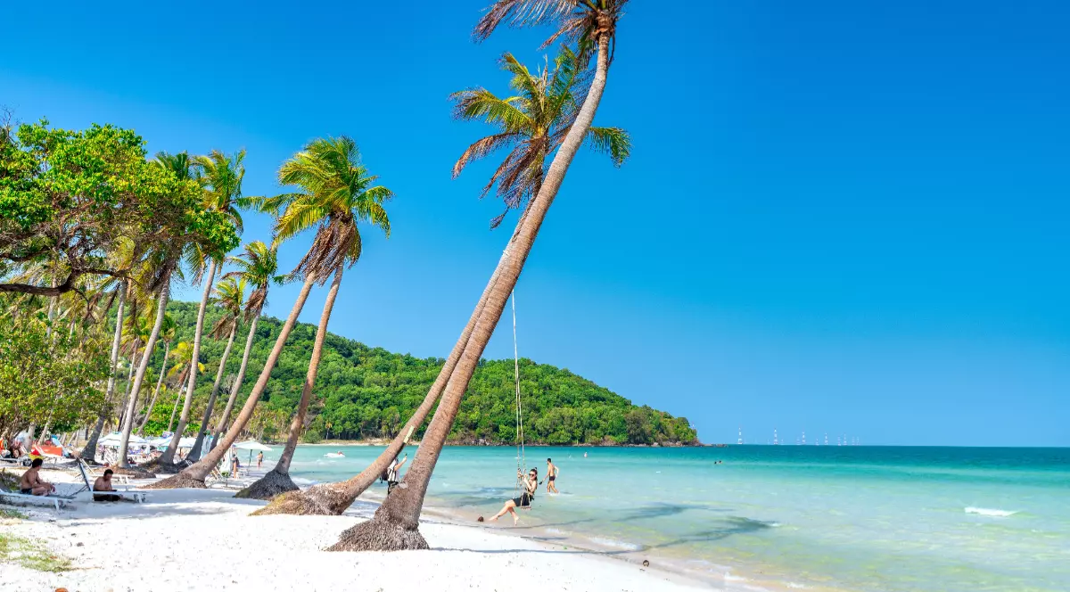 Plaja tropicală de coastă a insulei Phu Quoc din Vietnam