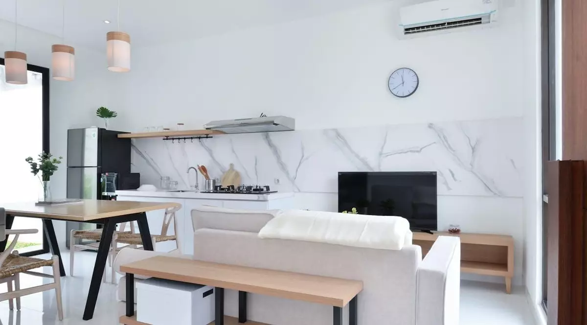 Ce ar trebui să știi despre compatibilitatea unui aer condiționat de 12000 BTU cu asistenții virtuali din Smart Home