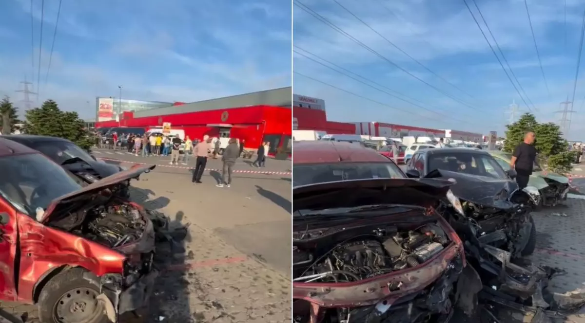 Colaj din două imagini cu mașinile distruse în accidentul din parcarea centrului comercial Dragonul Roșu, lângă București, pe 4 iunie 2026