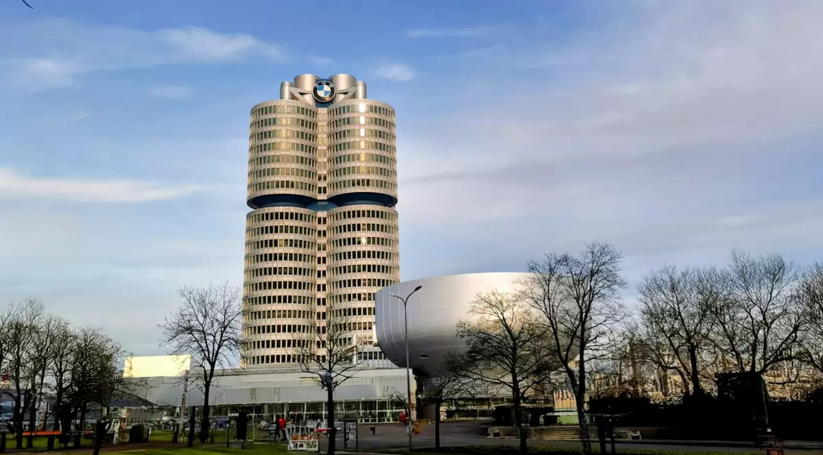 Bayern, München: BMW Welt, sediul producătorului auto din Munchen, Germania, 2023