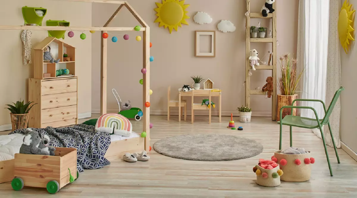 Cum amenajezi camera copilului conform metodei Montessori, fără să cheltui o avere - O cameră organizată în stilul Montessori