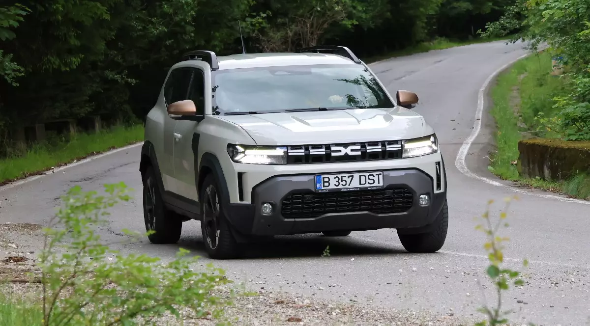 Dacia Duster este expusă la cea de-a 89-a ediție a Salonului Auto Internațional de la Geneva, pe 6 martie 2019, la Geneva, Elveția