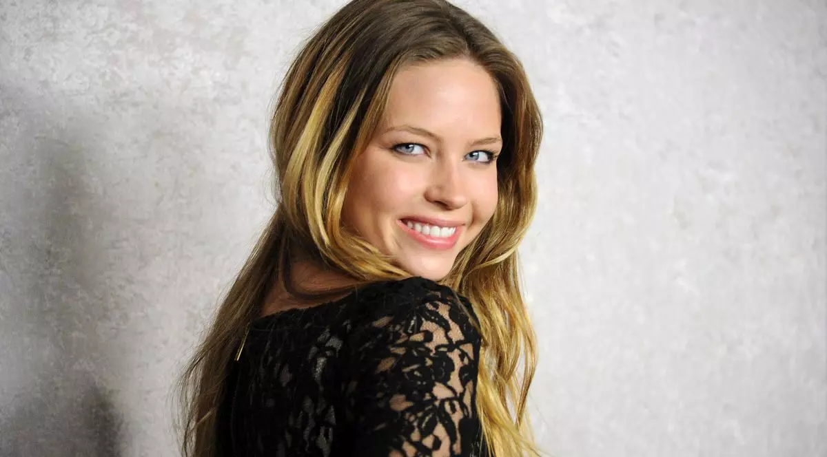 Actrița Daveigh Chase sosește la premiera sezonului 5 al serialului HBO „Big Love”, la Directors Guild of America, pe 12 ianuarie 2011, în Los Angeles, California