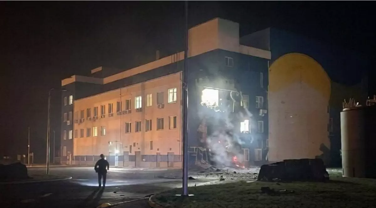 Incendiul rezultat în urma atacului efectuat de ruși asupra instalației de depozitare a combustibilului uzat de la Cernbîl Foto: AFU via United24 Media