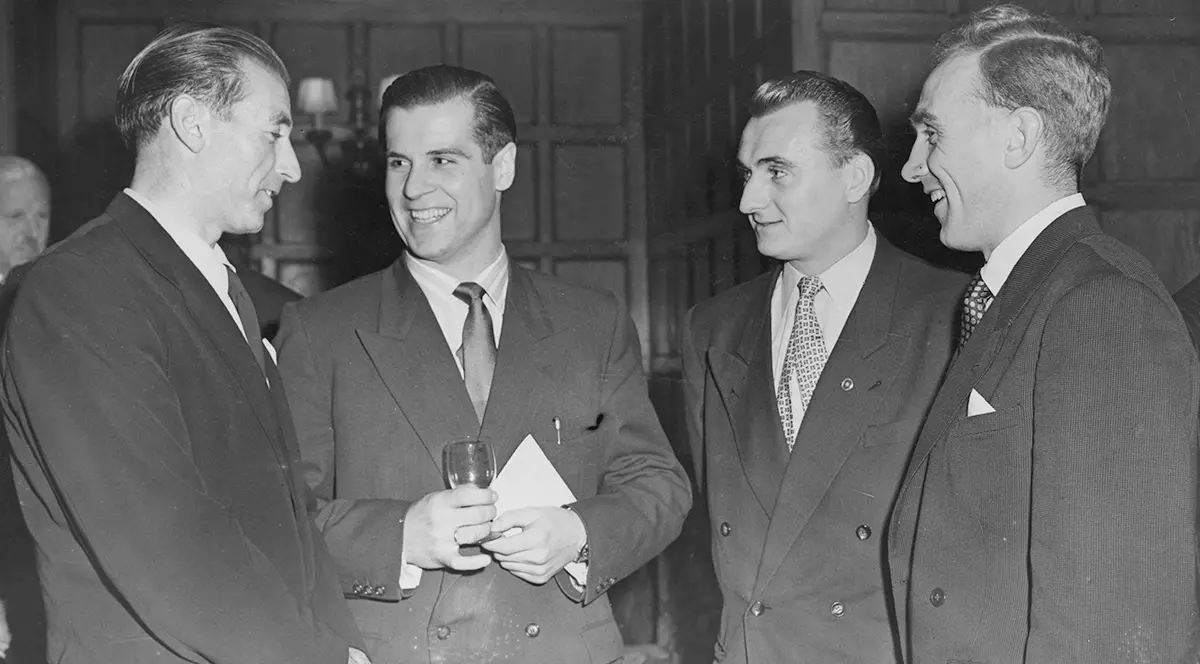 Stanley Matthews Fritz Herkenrath, Jupp Posipal and Billy Wright (de la stânga la dreapta).