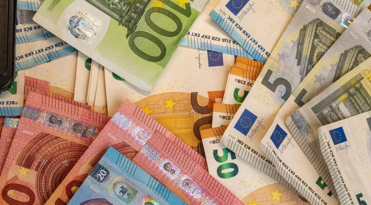 O femeie a câștigat 31.000 de euro fără să facă nimic, iar după 4 ani trebuie să dea banii înapoi. Foto Profimedia