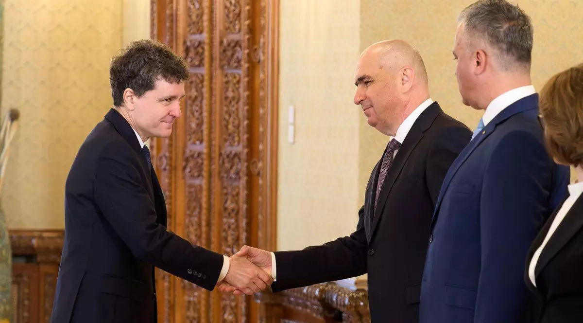 O parte din PNL spune că Nicușor Dan rupe partidul lui Ilie Bolojan prin desemnarea lui Adrian Veștea premier: „Luptă de palat. Și-a asumat fără echivoc confruntarea cu noi”