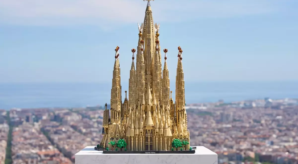 Lego lansează cel mai mare set al său, de 12.060 de piese, pentru a recrea biserica Sagrada Família din Barcelona