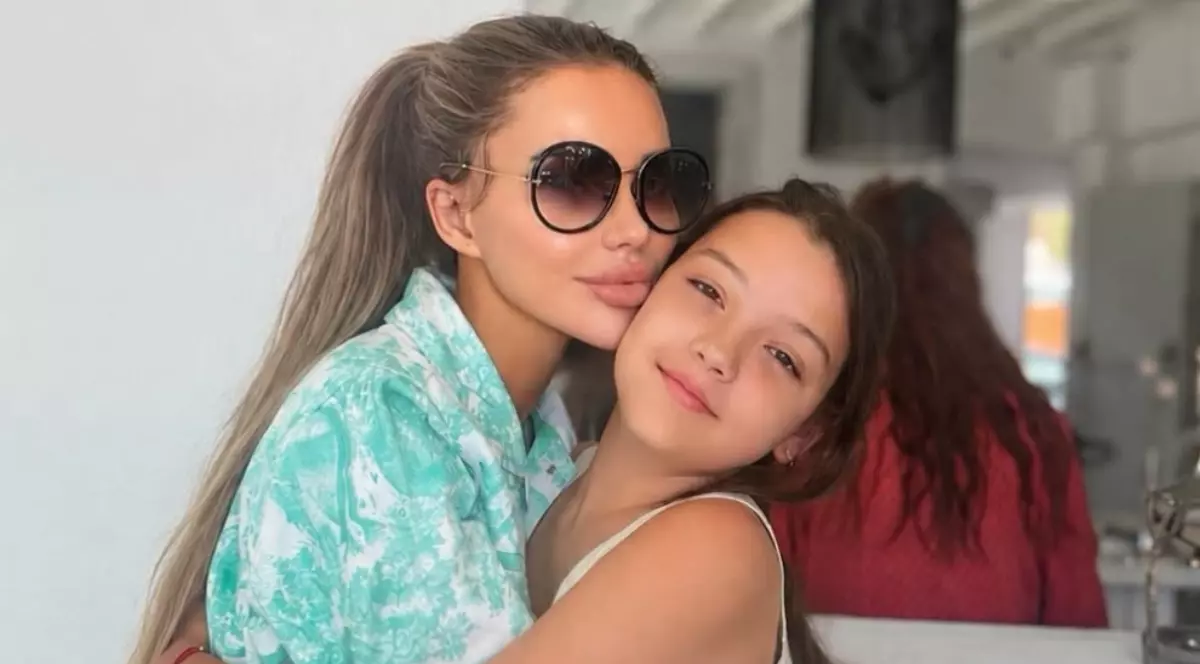 Bianca Drăgușanu și Sofia, fiica sa