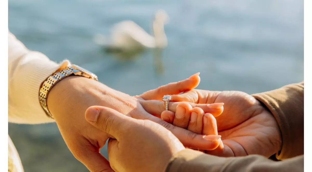 Cum să alegi bijuteriile de logodnă potrivite: 7 pași practici pentru cupluri