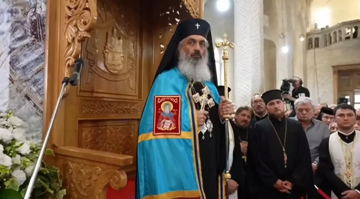 ÎPS Antonie (în prim-plan), noul mitropolit al Basarabiei Captură Deschide.md
