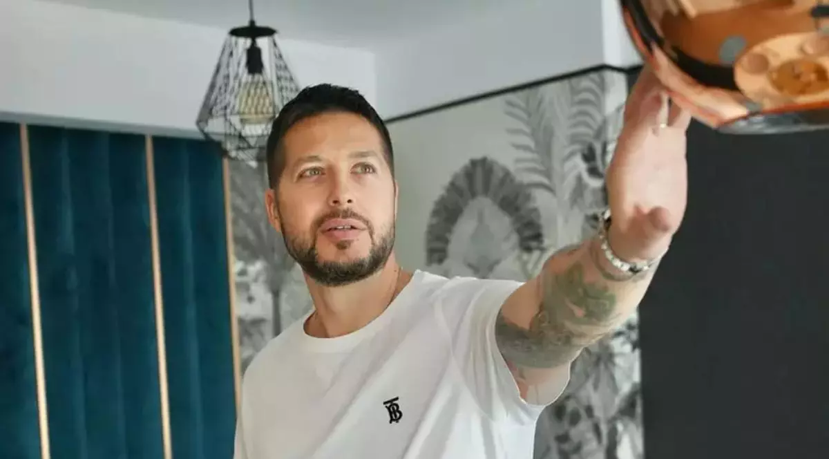 George Papagheorghe în unul dintre apartamentele lui din Mamaia Nord - Năvodari