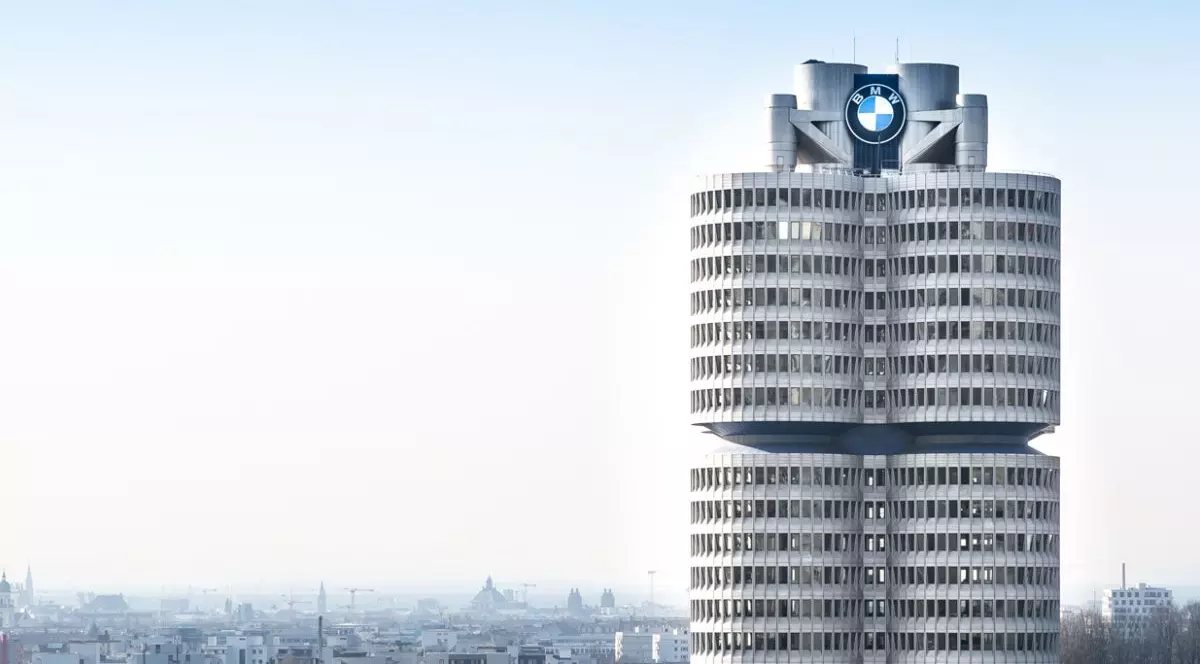 Cladire BMW de birouri